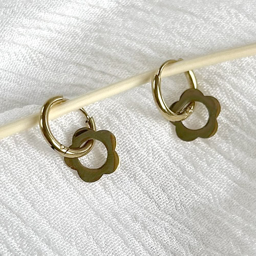 Boucle d'oreilles fleur doré