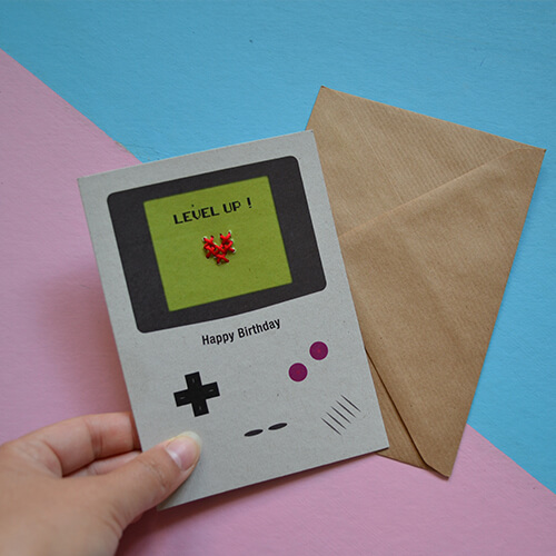 Carte d'anniversaire brodée Game boy